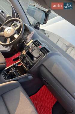 Хэтчбек Volkswagen Golf 2004 в 
