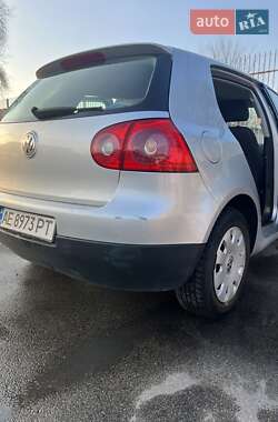 Хэтчбек Volkswagen Golf 2004 в 