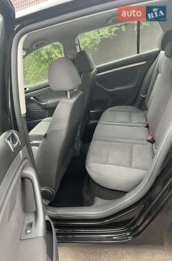 Хэтчбек Volkswagen Golf 2009 в 