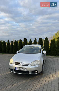 Хэтчбек Volkswagen Golf 2006 в Турийске