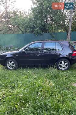 Хэтчбек Volkswagen Golf 2002 в 