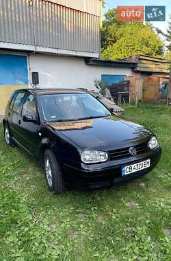 Хэтчбек Volkswagen Golf 2002 в 