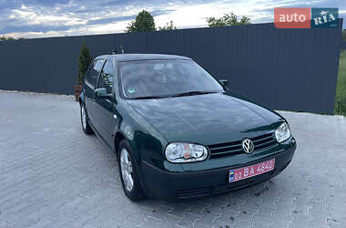 Хэтчбек Volkswagen Golf 2003 в 