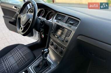 Универсал Volkswagen Golf 2015 в 
