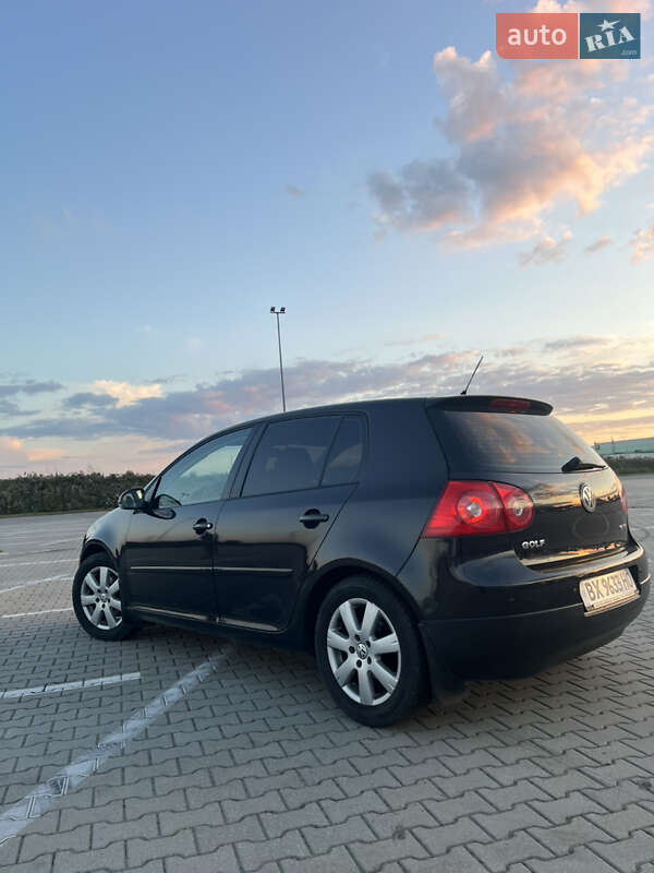 Хетчбек Volkswagen Golf 2007 в Хмельницькому