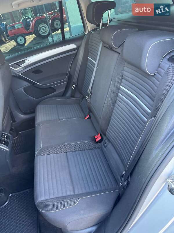 Универсал Volkswagen Golf 2016 в Ивано-Франковске