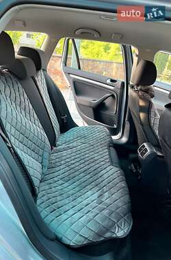 Универсал Volkswagen Golf 2011 в 