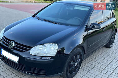 Хетчбек Volkswagen Golf 2005 в Дніпрі