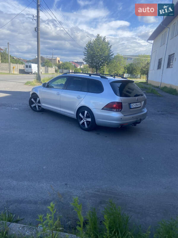 Универсал Volkswagen Golf 2010 в Мукачево