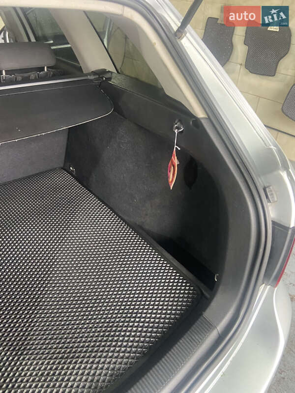 Универсал Volkswagen Golf 2010 в Мукачево