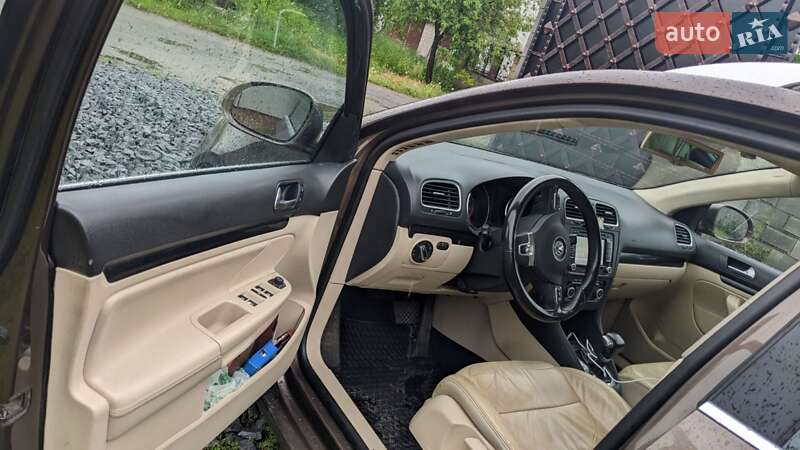 Універсал Volkswagen Golf 2010 в Кореці