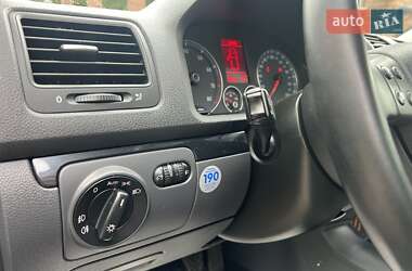 Хетчбек Volkswagen Golf 2008 в 