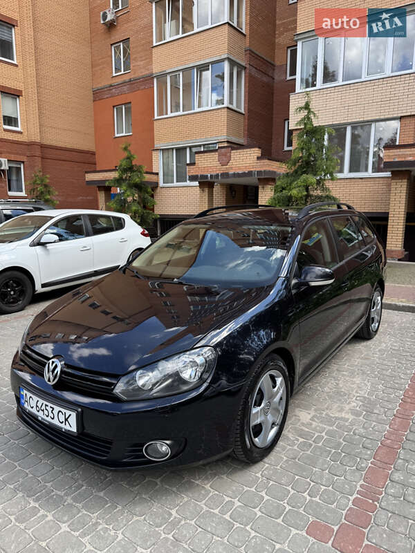 Універсал Volkswagen Golf 2012 в 