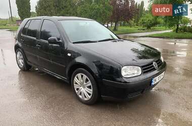 Хетчбек Volkswagen Golf 2000 в 