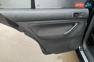 Хетчбек Volkswagen Golf 2000 в 