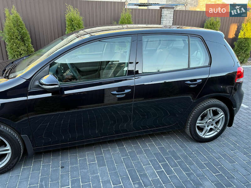 Хетчбек Volkswagen Golf 2010 в Вінниці