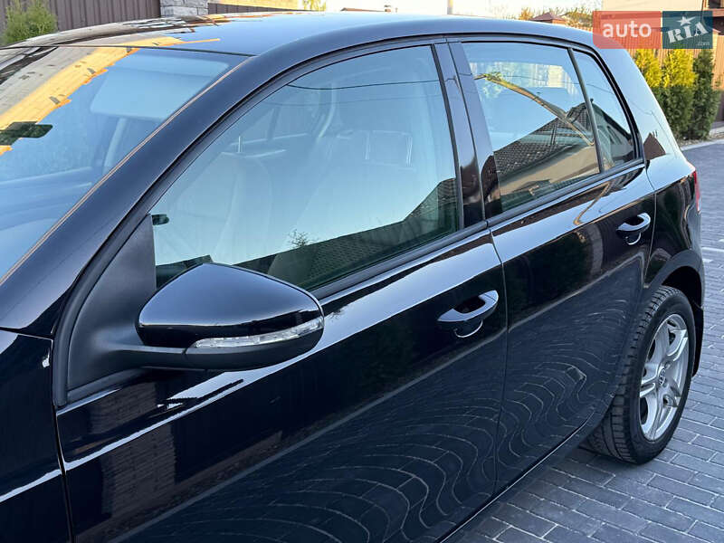 Хетчбек Volkswagen Golf 2010 в Вінниці