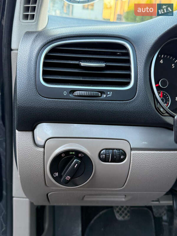 Хетчбек Volkswagen Golf 2010 в Вінниці
