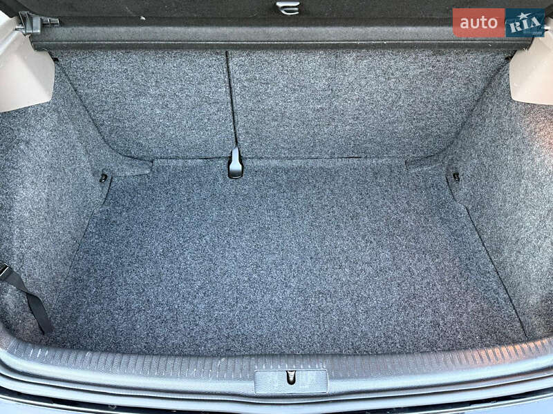 Хетчбек Volkswagen Golf 2010 в Вінниці