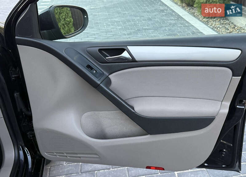 Хетчбек Volkswagen Golf 2010 в Вінниці