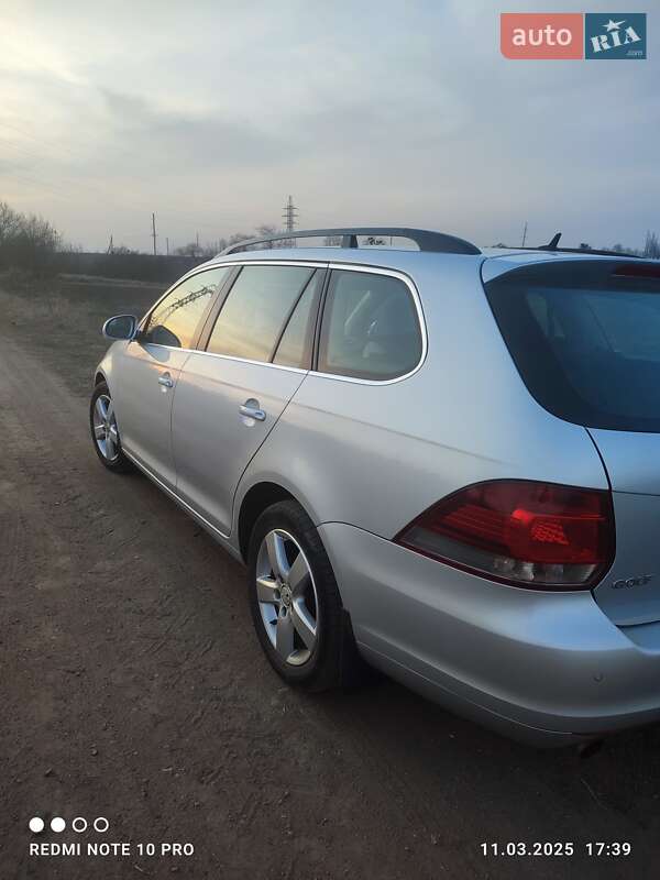 Універсал Volkswagen Golf 2010 в Новоархангельську