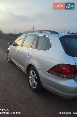 Универсал Volkswagen Golf 2010 в 