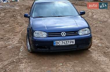 Хэтчбек Volkswagen Golf 2000 в 