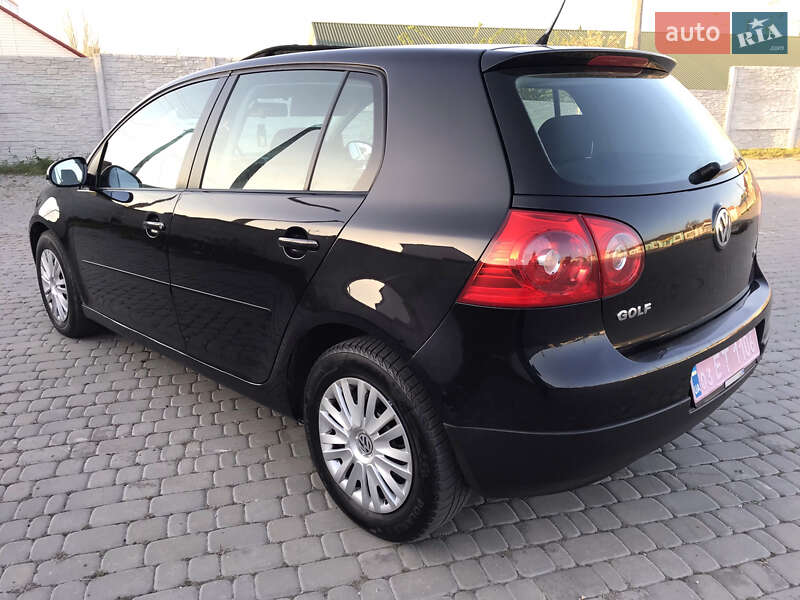 Хэтчбек Volkswagen Golf 2006 в Первомайске