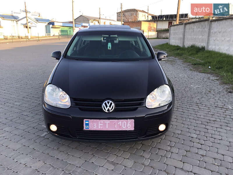 Хэтчбек Volkswagen Golf 2006 в Первомайске