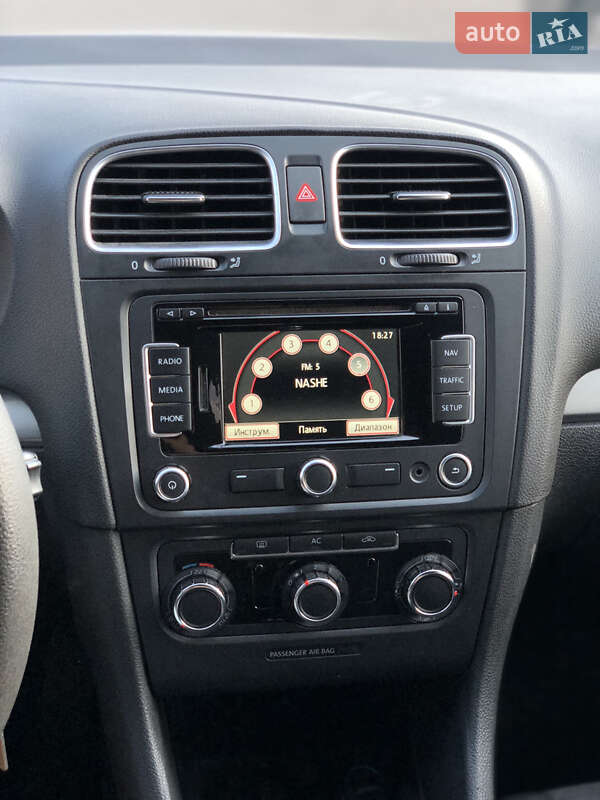 Хетчбек Volkswagen Golf 2009 в Луцьку