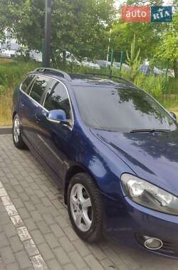 Универсал Volkswagen Golf 2010 в 