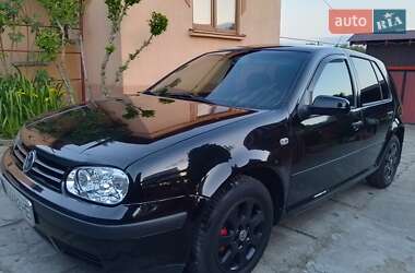 Хетчбек Volkswagen Golf 2001 в Береговому