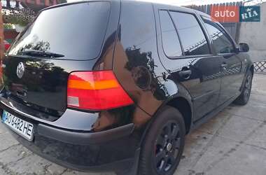 Хэтчбек Volkswagen Golf 2001 в 