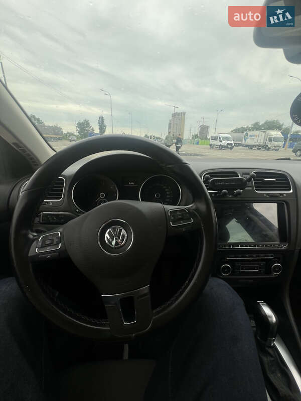 Універсал Volkswagen Golf 2011 в Києві