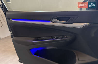 Хэтчбек Volkswagen Golf 2020 в 