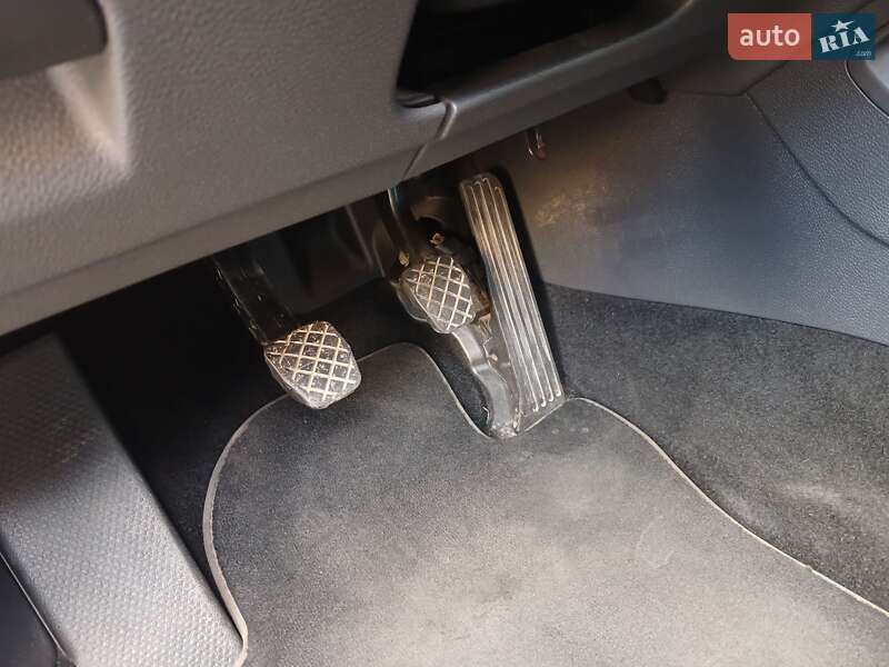 Универсал Volkswagen Golf 2008 в Гадяче