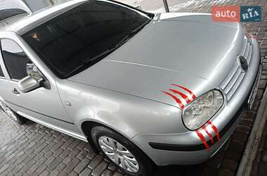 Хетчбек Volkswagen Golf 2003 в Львові
