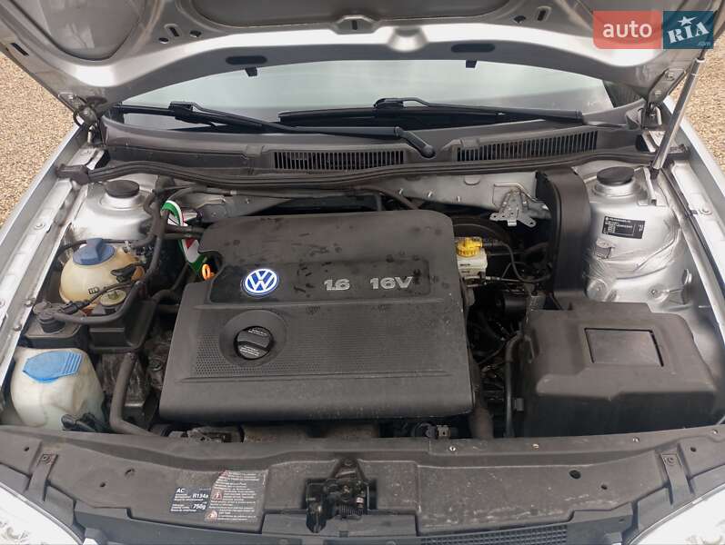 Універсал Volkswagen Golf 2001 в Долині