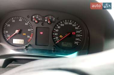 Універсал Volkswagen Golf 2001 в 