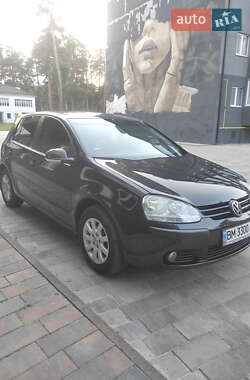 Хэтчбек Volkswagen Golf 2005 в 