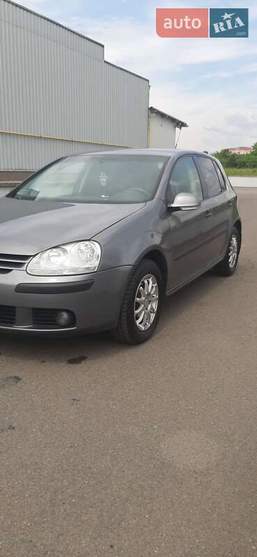 Хэтчбек Volkswagen Golf 2008 в 