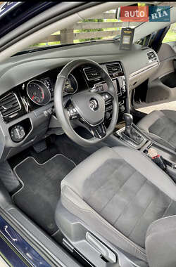 Хетчбек Volkswagen Golf 2014 в 