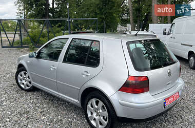 Хэтчбек Volkswagen Golf 2003 в 
