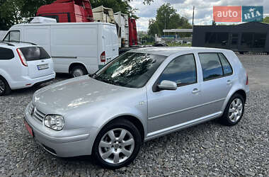 Хэтчбек Volkswagen Golf 2003 в 