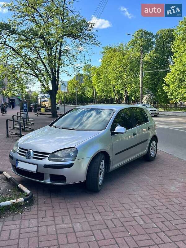 Volkswagen Golf 2004