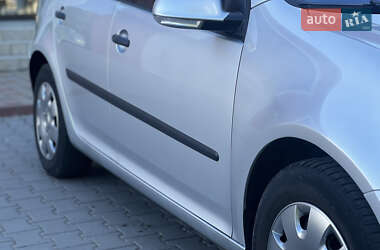 Хэтчбек Volkswagen Golf 2005 в 