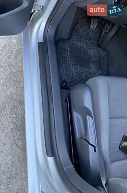 Хэтчбек Volkswagen Golf 2004 в 