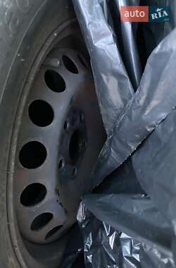 Хэтчбек Volkswagen Golf 2004 в 