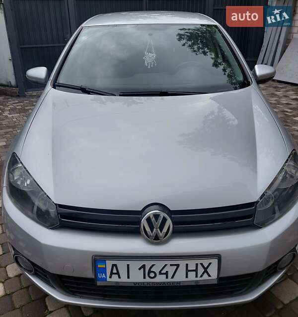 Хэтчбек Volkswagen Golf 2011 в 