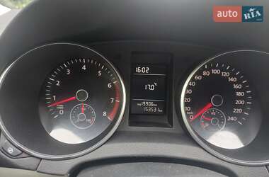 Хэтчбек Volkswagen Golf 2011 в 